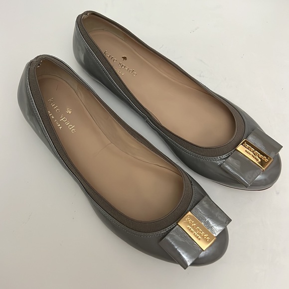 Kate Spade Tock Bow Ballet Flats in Lite Grey Patent Leather Women’s Size 7.5 - Picture 3 of 16